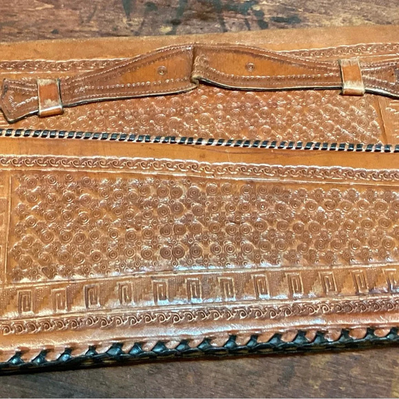 Antique Hand Tooled Leather Mexican Clutch Purse 10”x6”x.5” - Picture 2 of 5